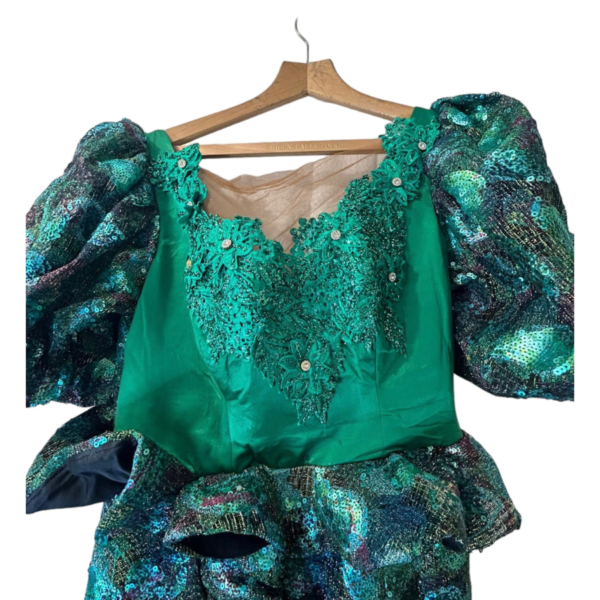 Elegant Green Lace Dress - Image 2